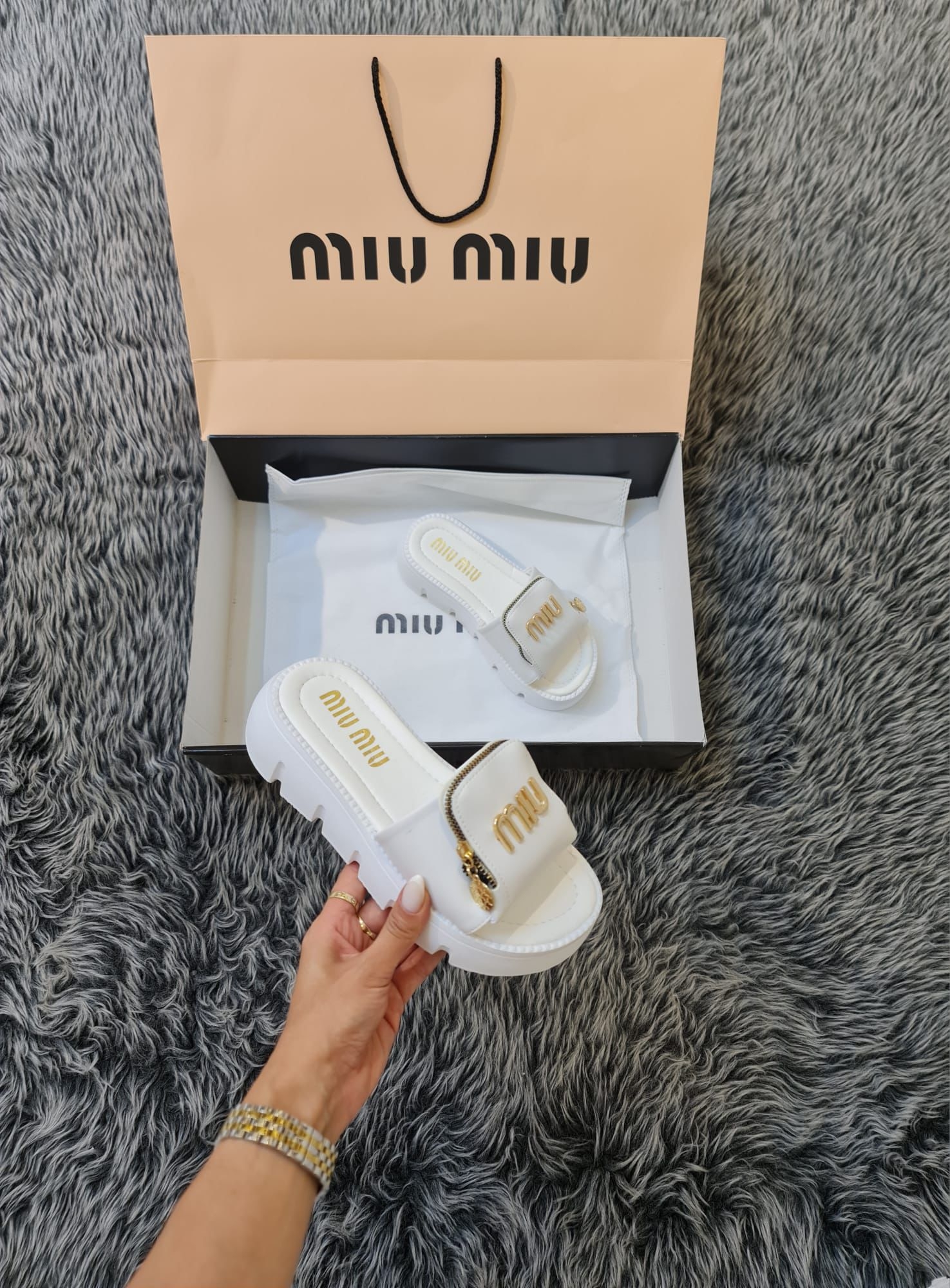 Miu%20Miu%20Yeni%20Sezon%20Bayan%20Terlik