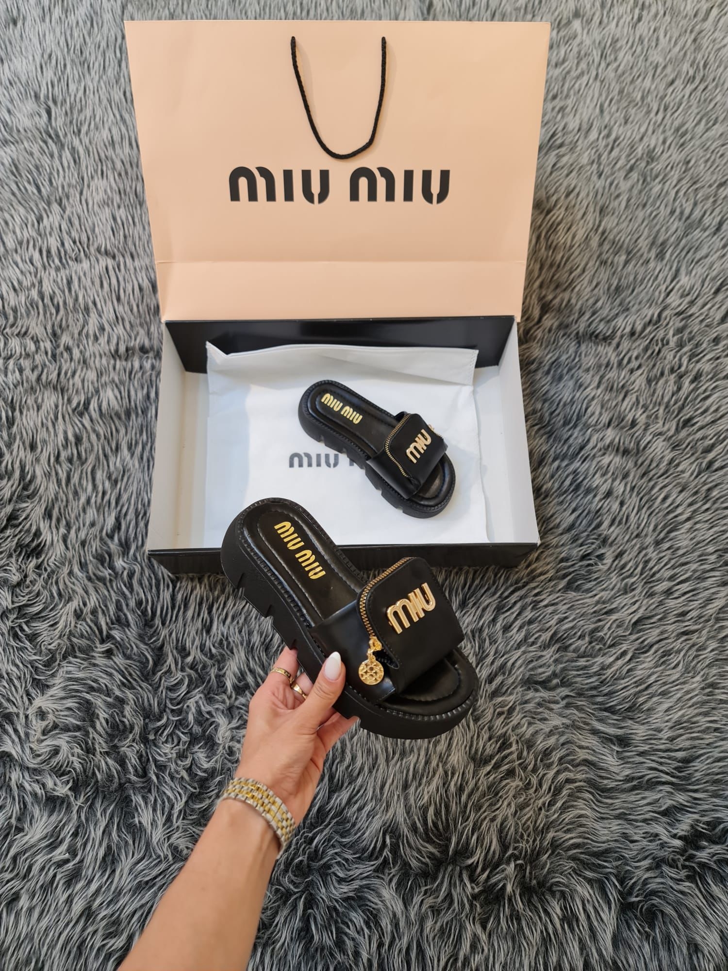 Miu%20Miu%20Yeni%20Sezon%20Bayan%20Terlik