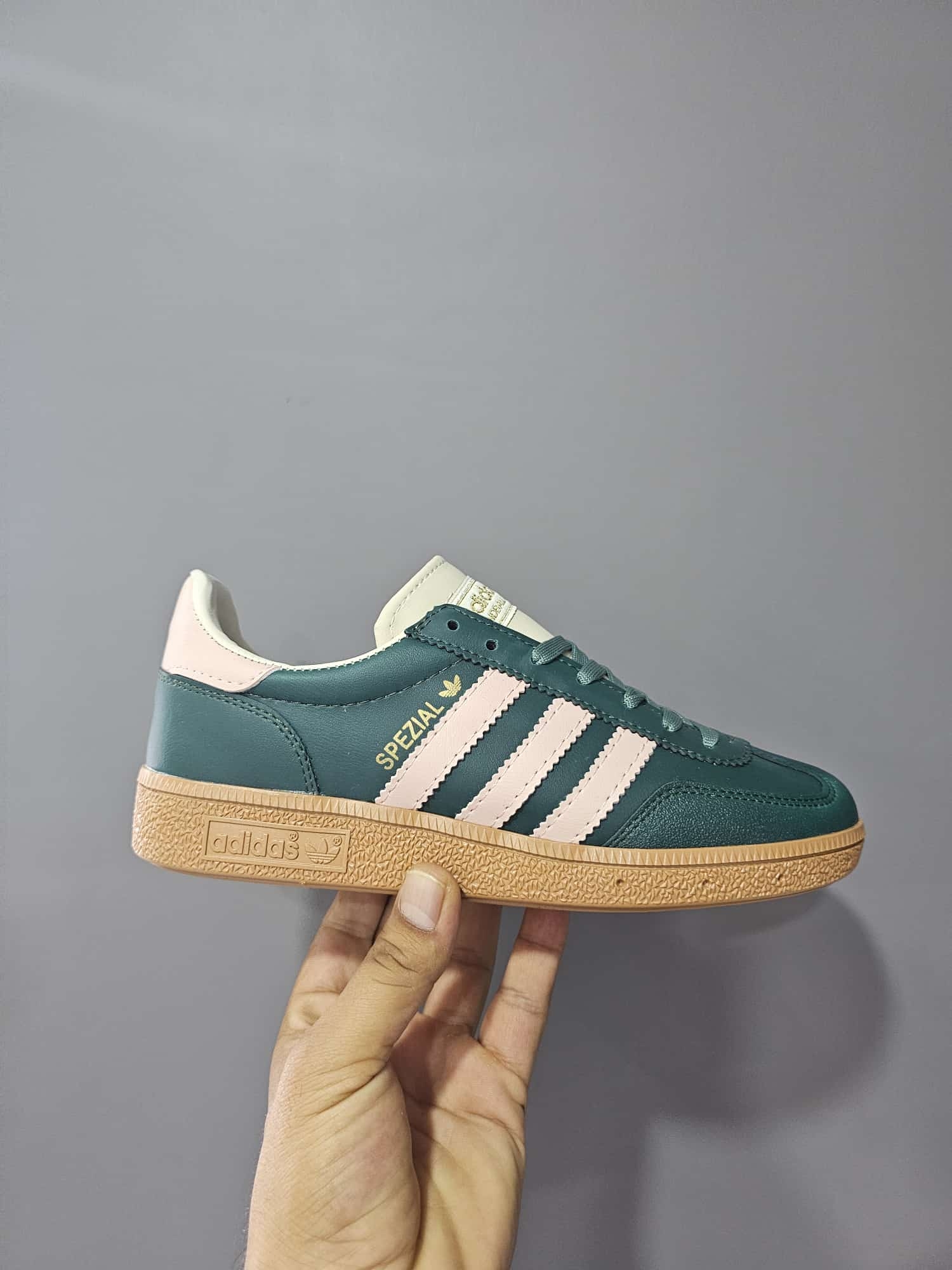 Adidas%20Yeni%20Sezon%20Kadın%20Spor%20Ayakkabı